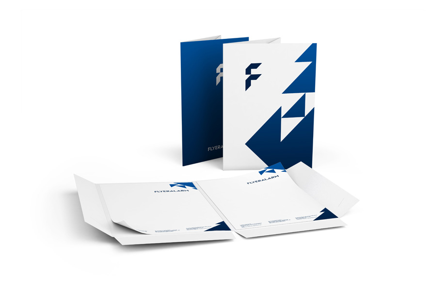 Presentation folder - two interlocking flaps, portrait